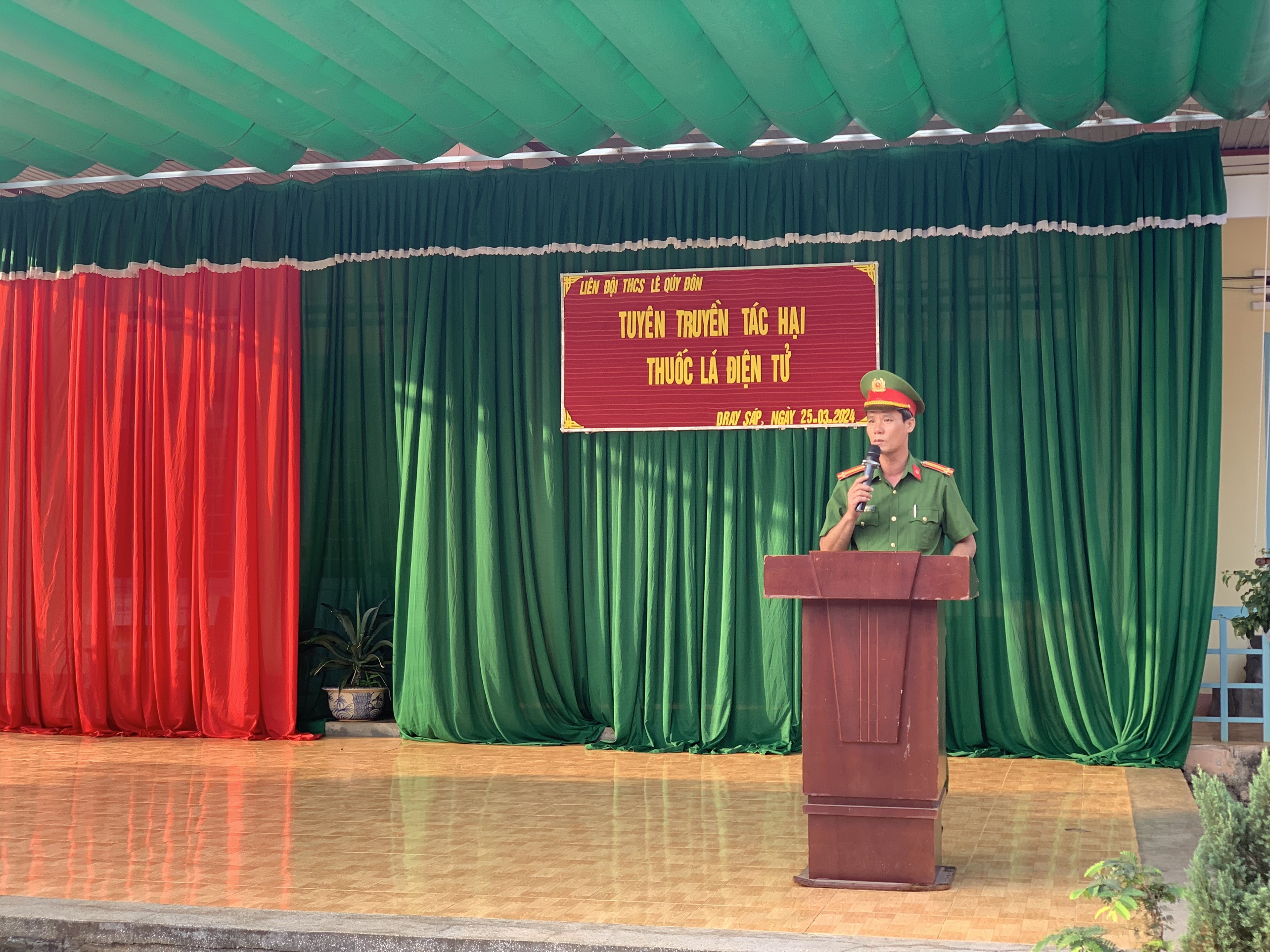 Tuyên truyền tác hại của thuốc lá điện tử