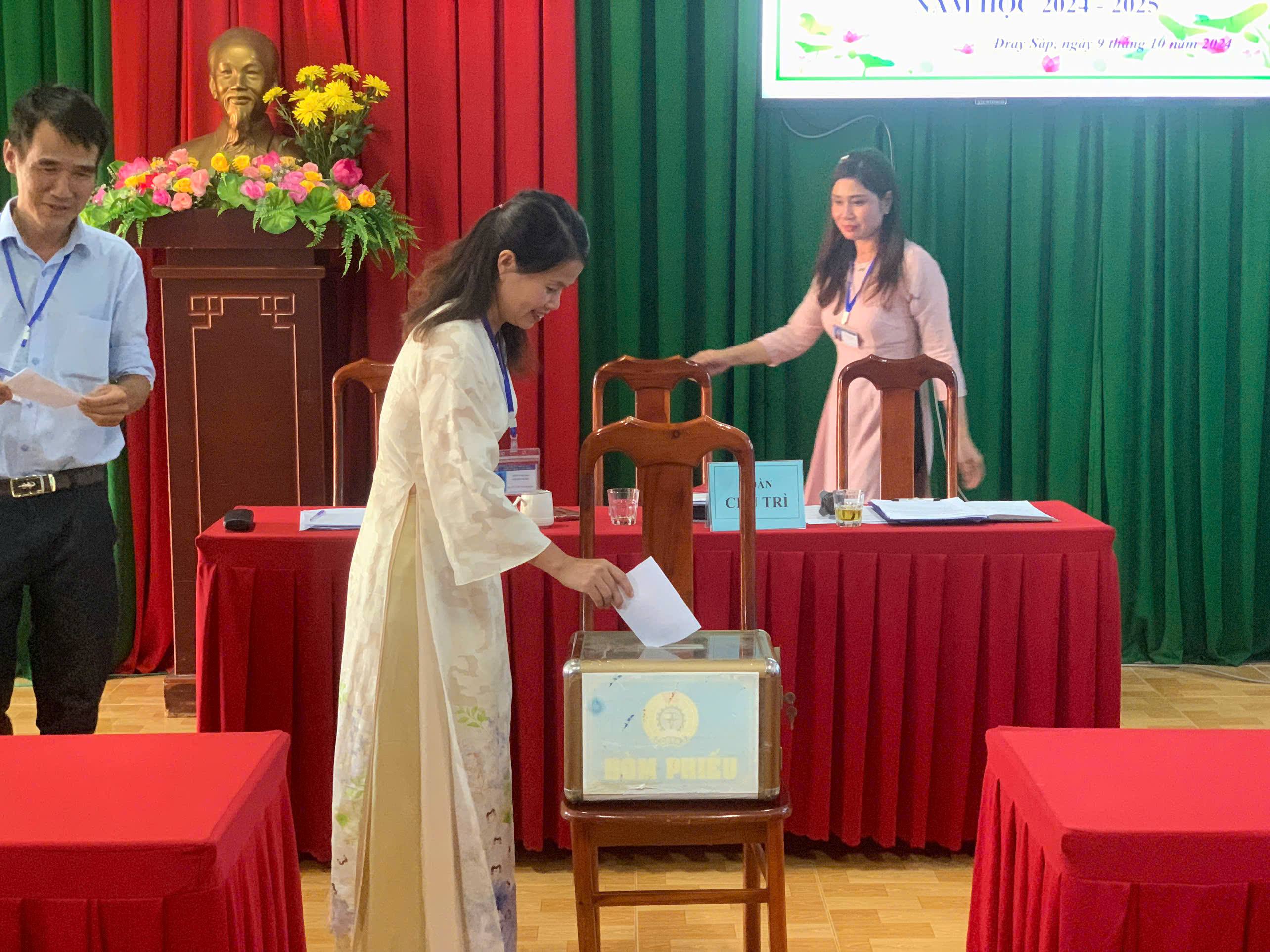 z5930853906861_808853f40e521f4e1c3b323fae441a39